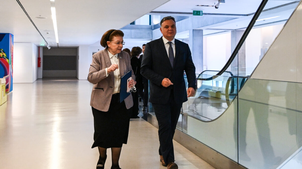 Μενδώνη και Διδασκάλου