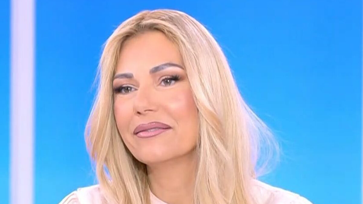 Η Τίνα Μεσσαροπούλου στο πλατό του Happy Day