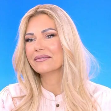 Η Τίνα Μεσσαροπούλου στο πλατό του Happy Day