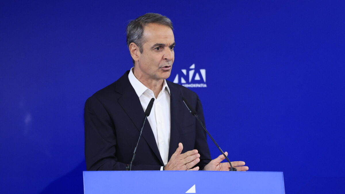 Στιγμιότυπο από την ομιλία του Κυριάκου Μητσοτάκη στη συνεδρίαση της Πολιτικής Επιτροπής της Νέας Δημοκρατίας (Πηγή φωτογραφίας: ΓΙΩΡΓΟΣ ΚΟΝΤΑΡΙΝΗΣ
