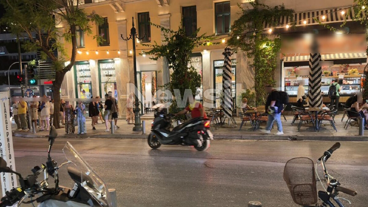 Νεαρή κοπέλα έπεσε από τον 8ο όροφο καταστήματος στο κέντρο της Αθήνας – Έπεσε πάνω σε μηχανάκι και έζησε