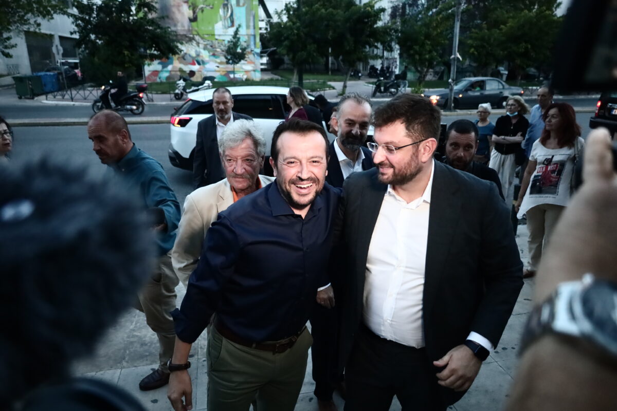 Ζαχαριάδης «καρφώνει» Παππά μετά τις αιχμές για τον ρόλο του