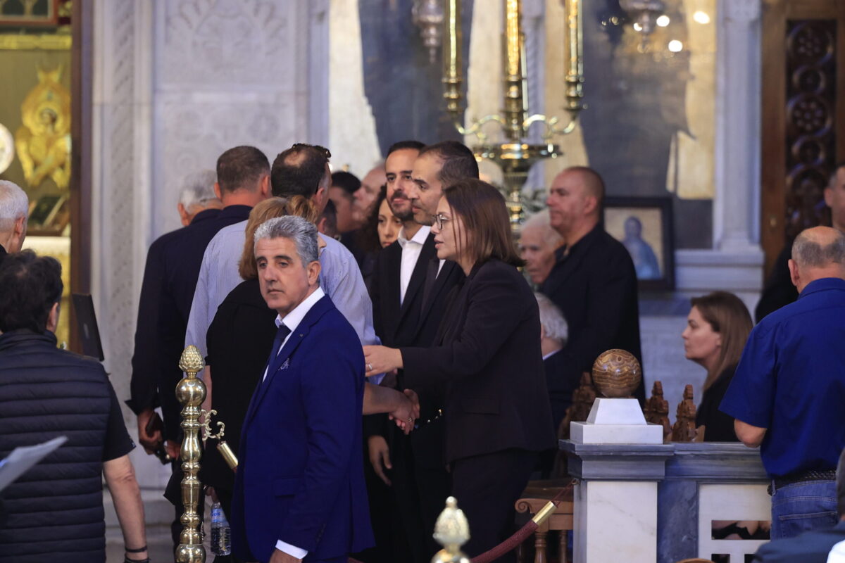 κηδεια νικου ταγαρα