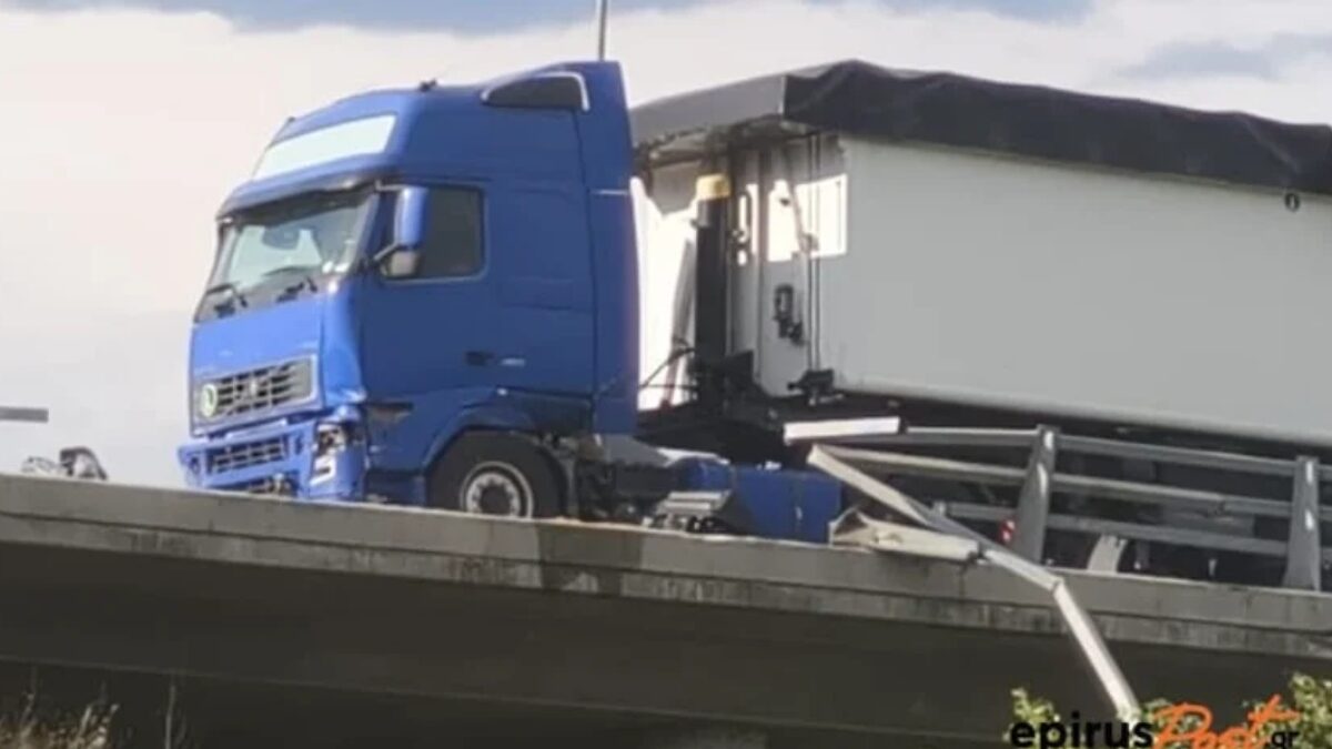 Τροχαίο με νταλίκα στα Γιάννενα
