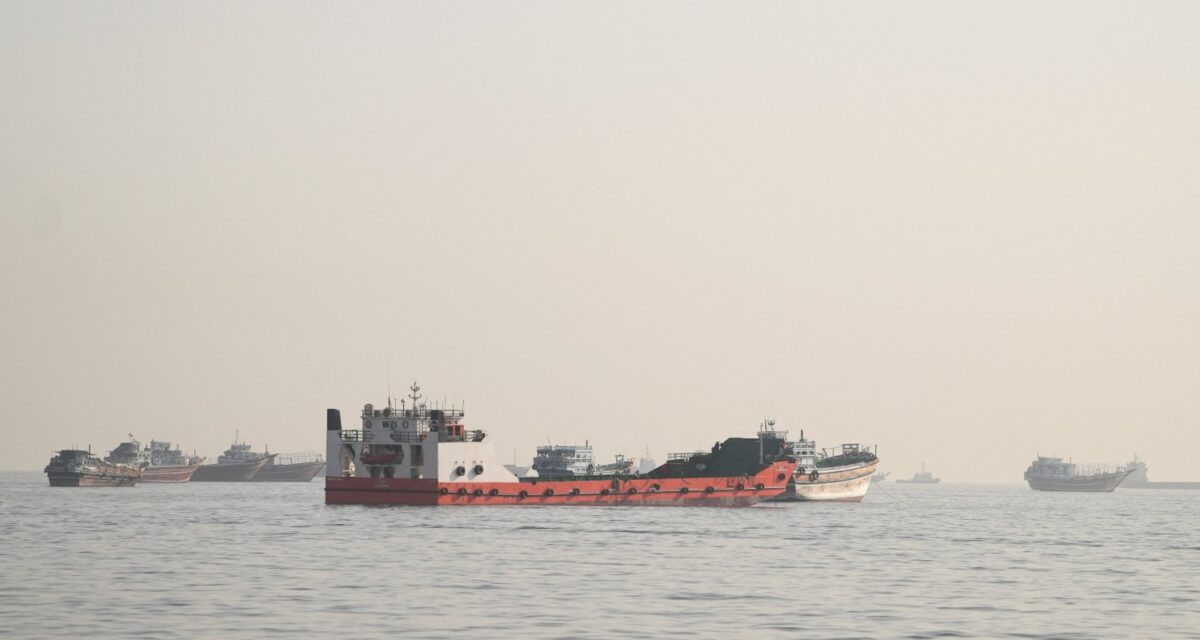 Ομάν: Φωτιά σε δεξαμενόπλοιο – Ένας νεκρός, αγνοούνται δύο μ