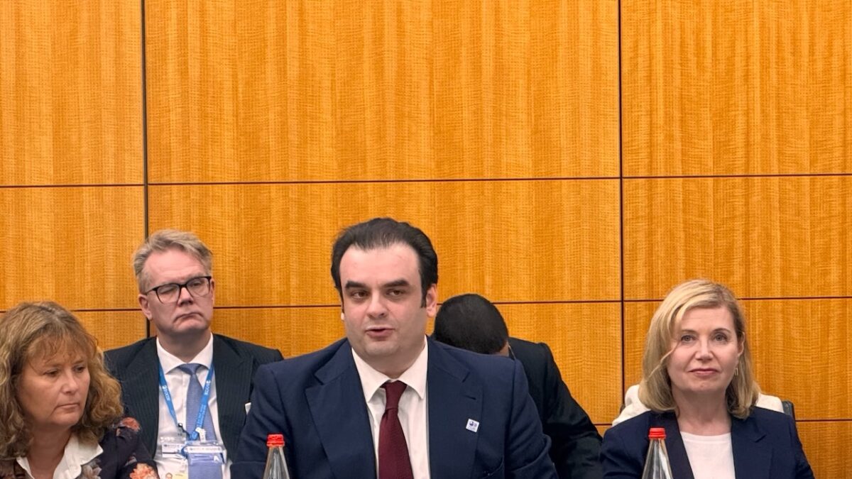 Πιερρακάκης: Η ρήτρα διαφυγής ευκαιρία για επενδύσεις – Διαχείριση κονδυλίων με χειρουργική ακρίβεια