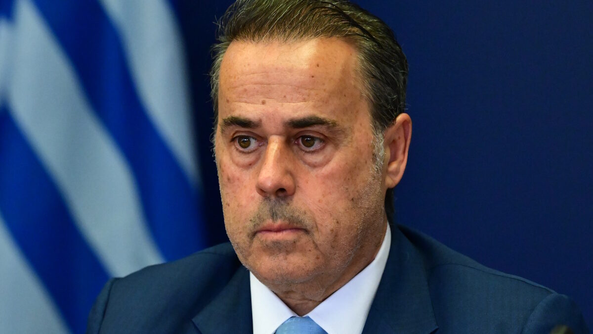 Συνάντηση των Υπουργών Περιβάλλοντος και Ενέργειας και Ανάπτυξης, Σταύρου Παπασταύρου και Τάκη Θεοδωρικάκου και του Υφυπουργού Περιβάλλοντος και Ενέργειας Νίκου Τσάφου με τον Πρόεδρο του ΣΕΒ, Σπύρο Θεοδωρόπουλο για τα μέτρα για την ελάφρυνση του ενεργειακού κόστους της βιομηχανίας και στήριξη επενδύσεων για την ενεργειακή αναβάθμιση της, στο υπουργείο Ενέργειας, Μεγάλη Δευτέρα 6 Απριλίου 2026. (ΤΑΤΙΑΝΑ ΜΠΟΛΑΡΗ/EUROKINISSI)