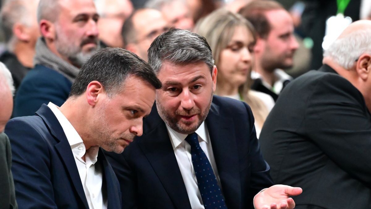 Ο Χάρης Δούκας και ο Νίκος Ανδρουλάκης στο Συνέδριο του ΠΑΣΟΚ