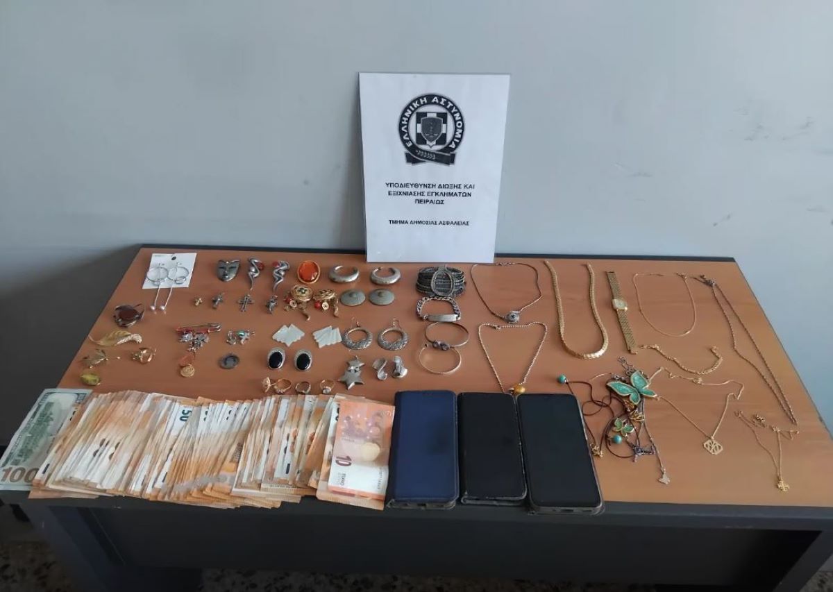 Σύλληψη 30χρονου στον Πειραιά για απάτες
