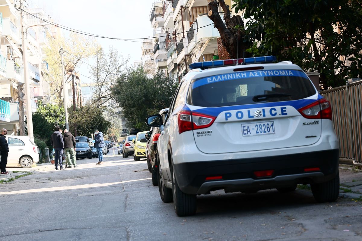 Θεσσαλονίκη: Αστυνομικοί του έκαναν παρατήρηση για δυνατή μο