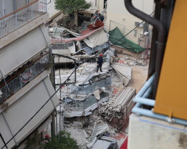Κατάρρευση κτηρίου στα Πετράλωνα επί της οδού Αλκμήνης στην Αθήνα. Τρίτη 30 Ιουνίου 2026.   (ΓΙΑΝΝΗΣ ΠΑΝΑΓΟΠΟΥΛΟΣ