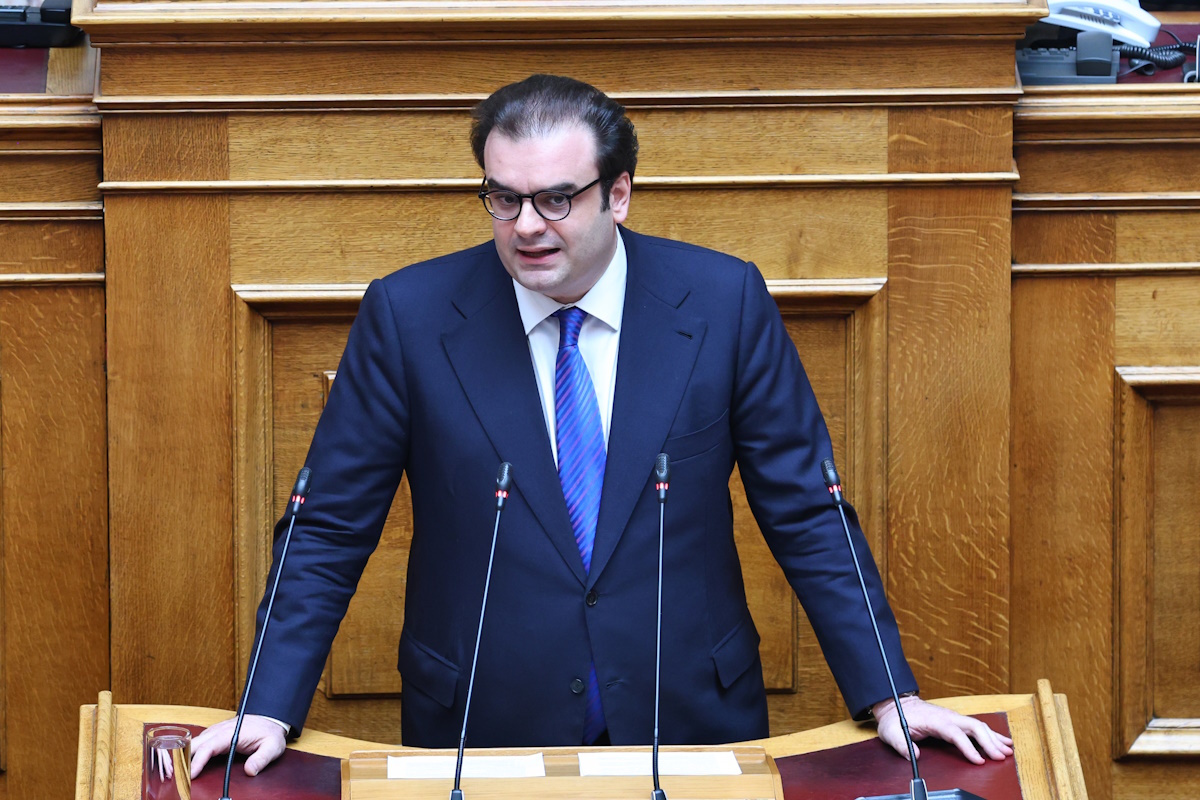 Συζήτηση και ψήφιση επί της αρχής, των άρθρων και του συνόλου του σχεδίου νόμου. "Μέτρα αντιμετώπισης της ενεργειακής κρίσης και ενίσχυσης του διαθέσιμου εισοδήματος των πολιτών, μισθολογικές και φορολογικές διατάξεις, ρυθμίσεις για τον εξωδικαστικό μηχανισμό ρύθμισης οφειλών, συνταξιοδοτικές ρυθμίσεις Δημοσίου, ρυθμίσεις για την Επιτροπή Εποπτείας και Ελέγχου Παιγνίων και βελτίωση του πλαισίου για τα παίγνια, ρυθμίσεις για την Εταιρεία Ακινήτων Δημοσίου Ανώνυμη Εταιρεία και λοιπές διατάξεις" Τετάρτη 24 Ιουνίου 2026 (ΓΙΑΝΝΗΣ ΠΑΝΑΓΟΠΟΥΛΟΣ / EUROKINISSI)