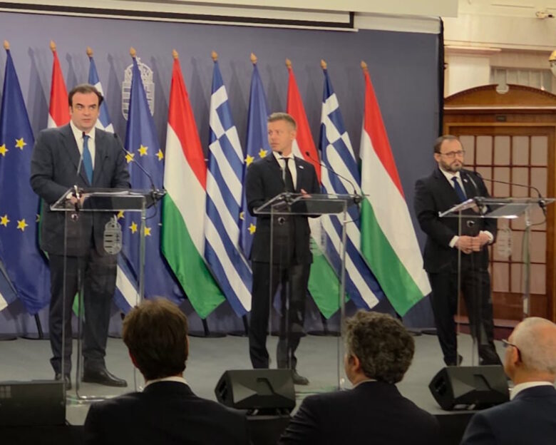 Πιερρακάκης από τη Βουδαπέστη: Στηρίζουμε τη φιλόδοξη προσπάθεια της Ουγγαρίας να ενταχθεί στη ζώνη του ευρώ