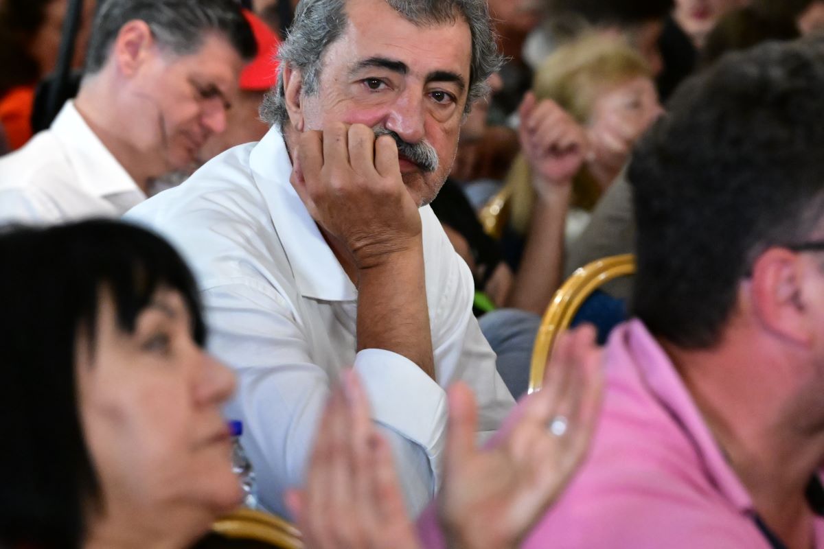 Ο Παύλος Πολάκης κατά τη διάρκεια της ομιλίας του Σωκράτη Φάμελλου στην Κεντρική Επιτροπή