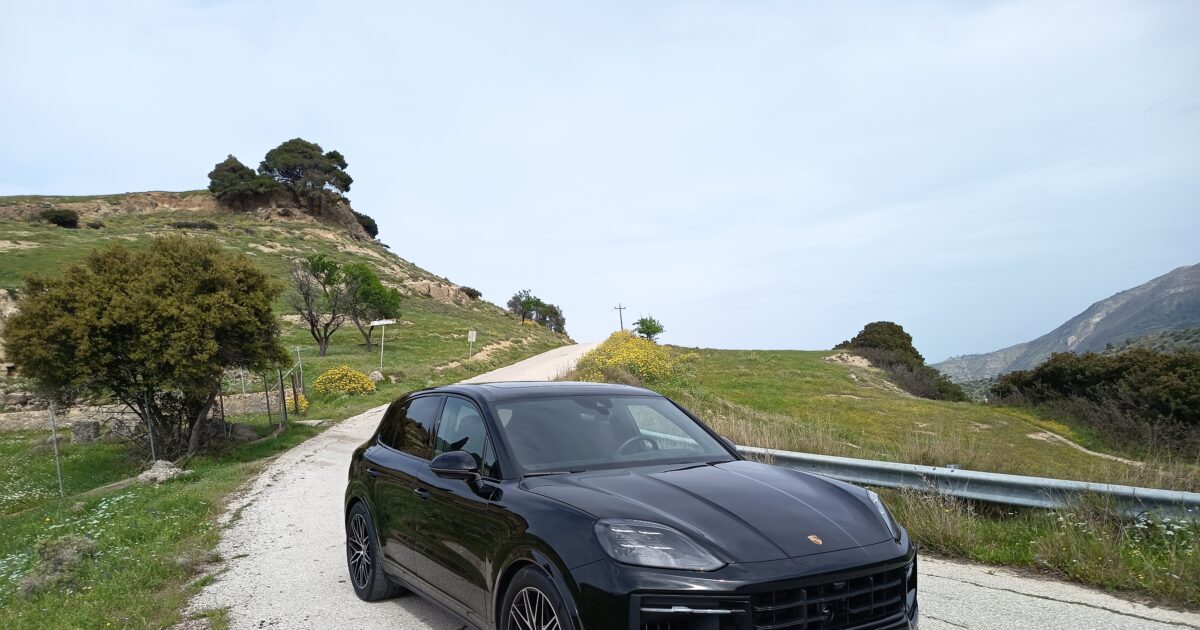 Porsche Cayenne E-Hybrid – Δοκιμή: Με ηλεκτρικά χιλιόμετρα και 470 άλογα από συνδυασμό του θερμικού μοτέρ