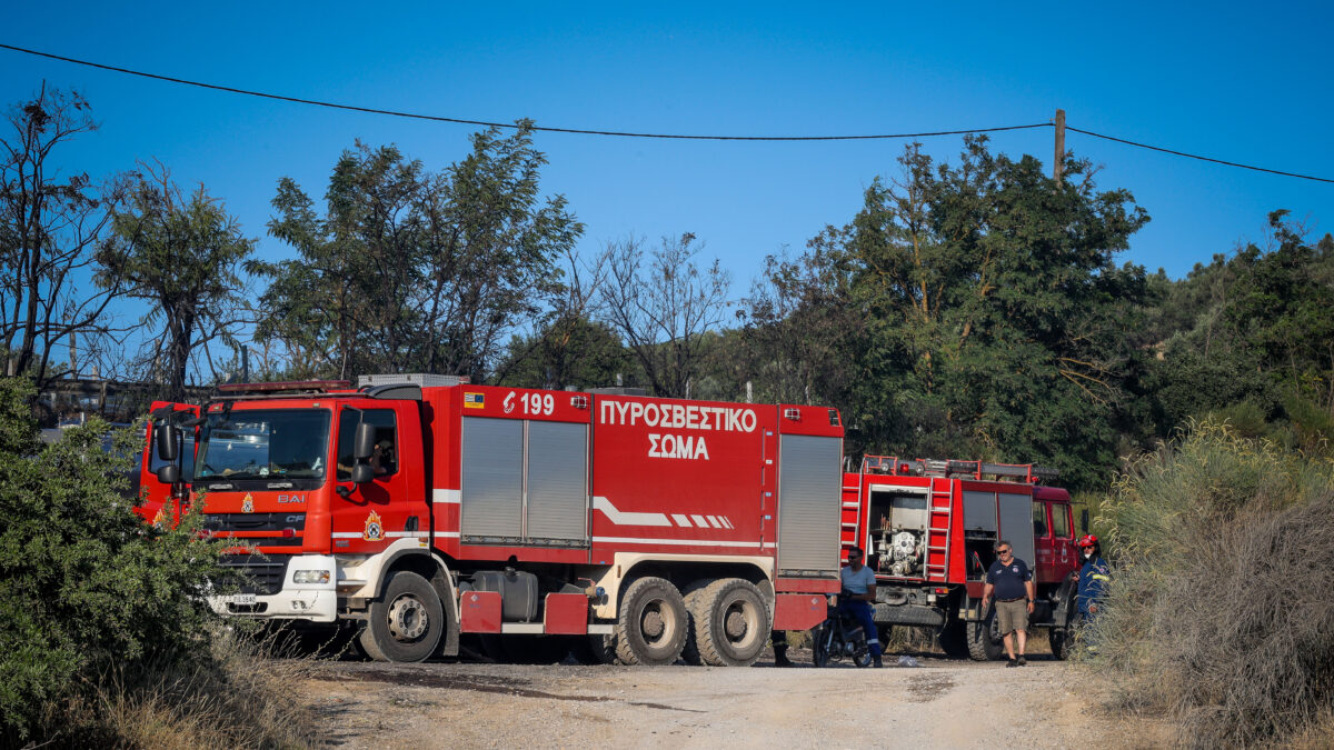 Πυρκαγιά σε αγροτοδασική έκταση στο Ακραίφνιο Βοιωτίας,επιχειρούν ισχυρές επίγειες και εναέριες δυνάμεις της πυροσβεστικής για την κατάσβεση, Δευτέρα 22 Ιουνίου 2026 (ΠΑΝΑΓΙΩΤΗΣ ΠΡΑΓΙΑΝΝΗΣ/EUROKINISSI)