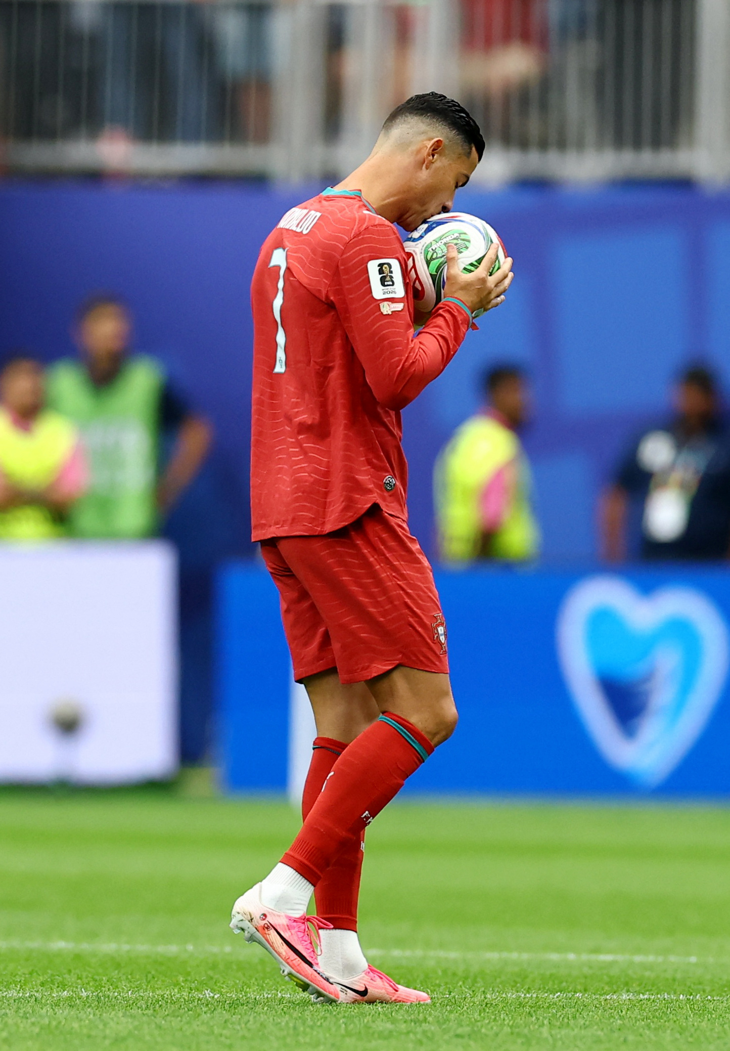 FIFA World Cup 2026 – Group K – Portugal v DR Congo Soccer Football - FIFA World Cup 2026 - Group K - Portugal v DR Congo - Houston Stadium, Houston, Texas, U.S. - June 17, 2026 Portugal's Cristiano Ronaldo kisses a football on the pitch before the match REUTERS/Phil Noble