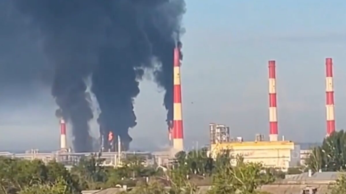 Πλήγματα σε ρωσική πολεμική βιομηχανία, τάνκερ και διυλιστήριο