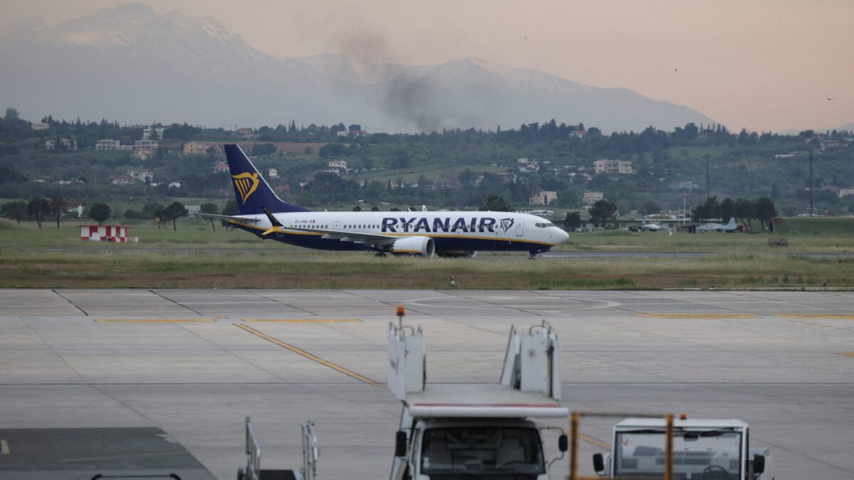 Αεροσκάφος της Ryanair στο αεροδρόμιο Μακεδονίας στη Θεσσαλονίκη