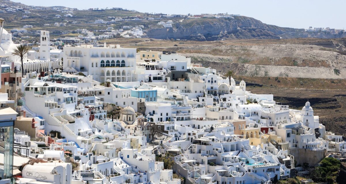 Σαντορίνη:  Χειροπέδες σε ανήλικο που οδηγούσε μοτοσικλέτα χ