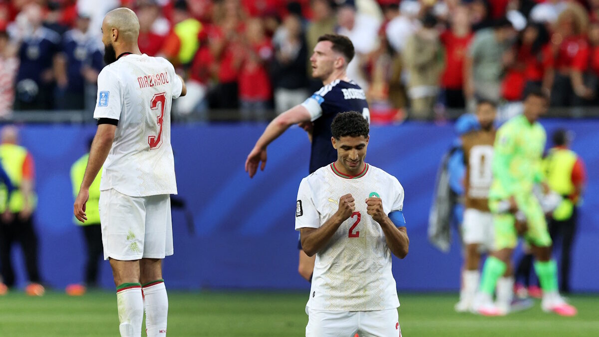 Ο αρχηγός του Μαρόκου, Achraf Hakimi μετά τον νικηφόρο αγώνα της ομάδας του απέναντι στη Σκωτία