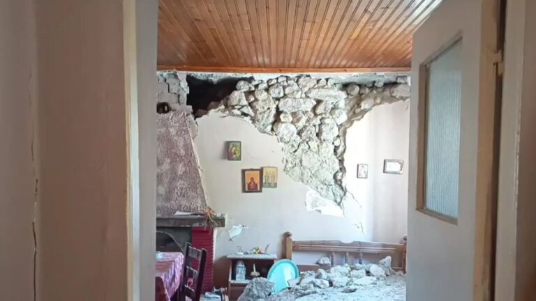 Ζημιές από τον σεισμό στην Εύβοια