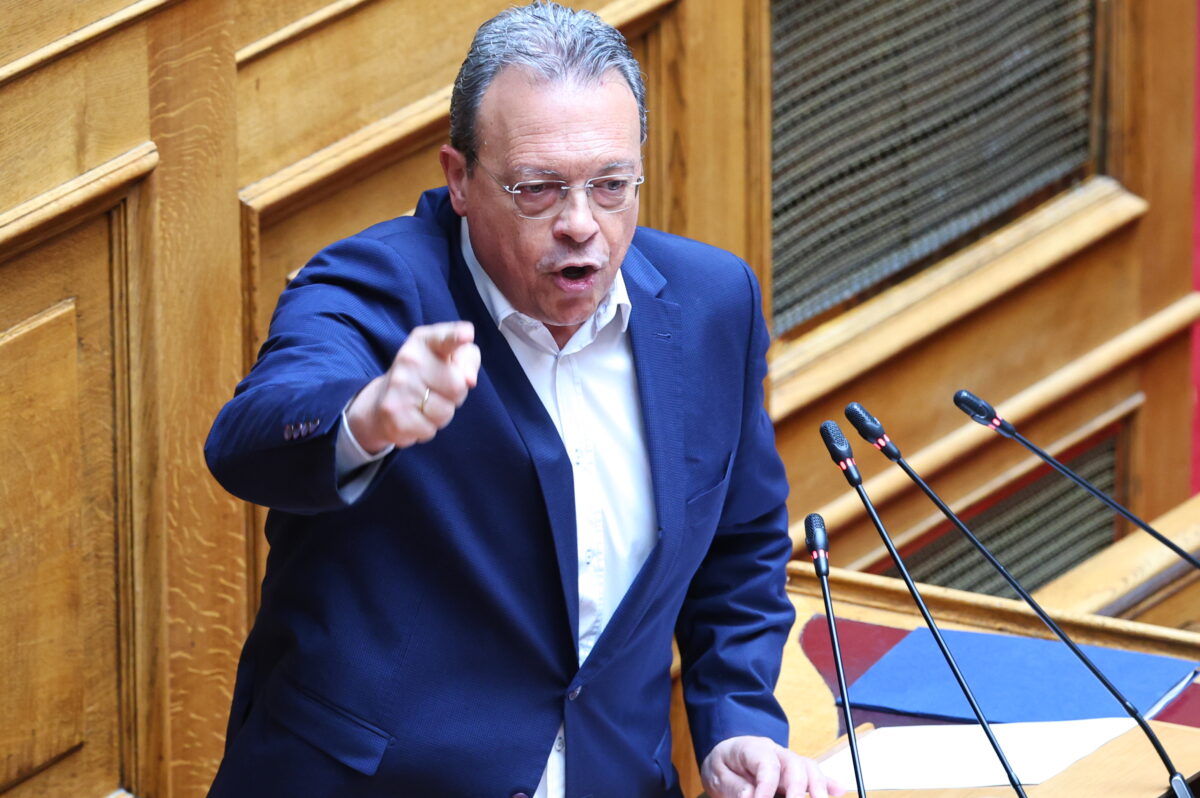 Φάμελλος για Συνταγματική Αναθεώρηση: Δεν θα συμβάλουμε στη 