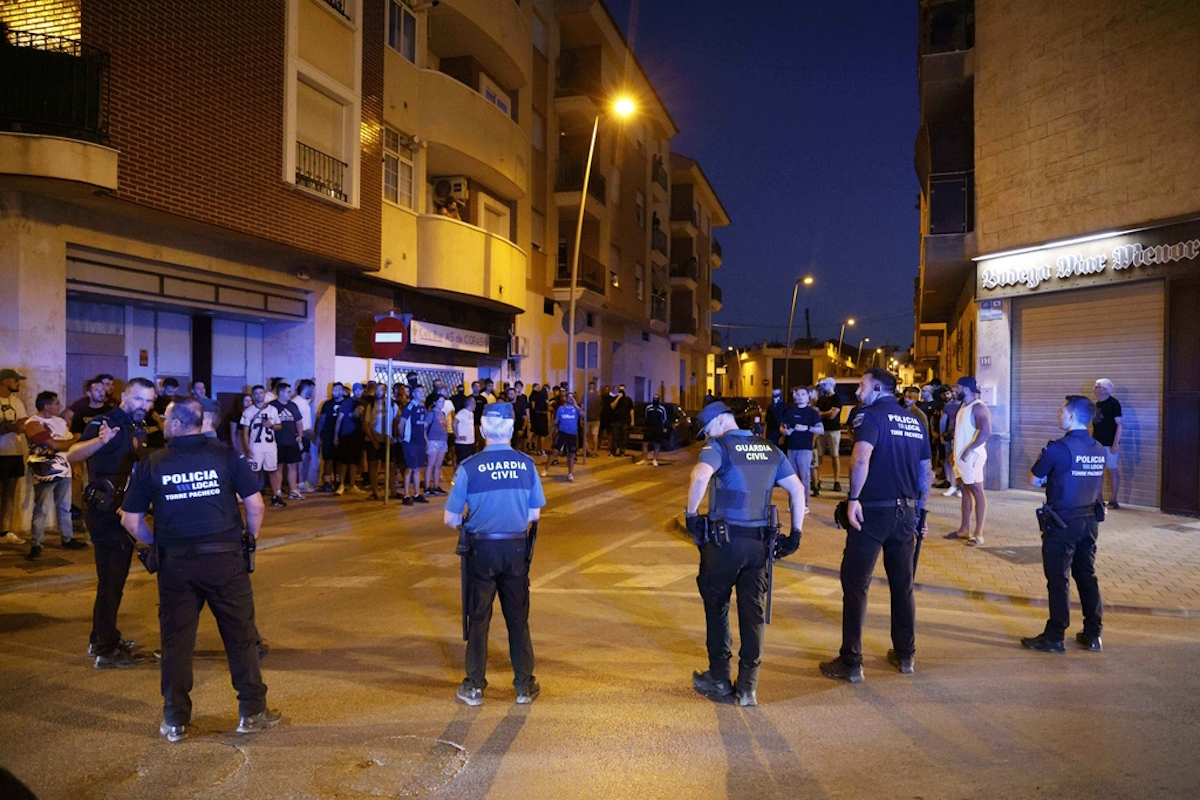 Ισπανία: Αλγερινός επιτέθηκε με σφυρί στον γείτονά του και συνελήφθη – Του άνοιξε το κεφάλι και τον άφησε αιμόφυρτο στον δρόμο