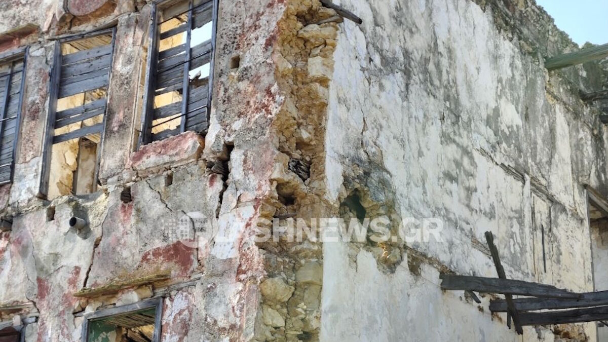 Καταρρέει στα Χανιά το «κόκκινο σπίτι» της μαντάμ Ορτάνς της θρυλικής ταινίας «Ζορμπάς»