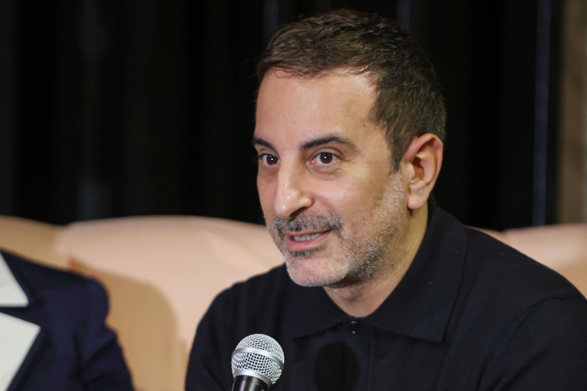 Στέλιος Κουδουνάρης: «Το να φοράει κάποιος πολλά brands είναι δείγμα νεοπλουτισμού, δεν τους κατηγορώ όμως»