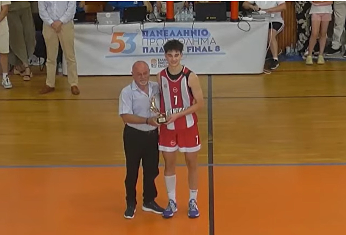 Ο MVP Θανάσης Σπανούλης οδήγησε τον Ολυμπιακό στην κατάκτηση του Πανελληνίου Πρωταθλήματος Παίδων στο μπάσκετ