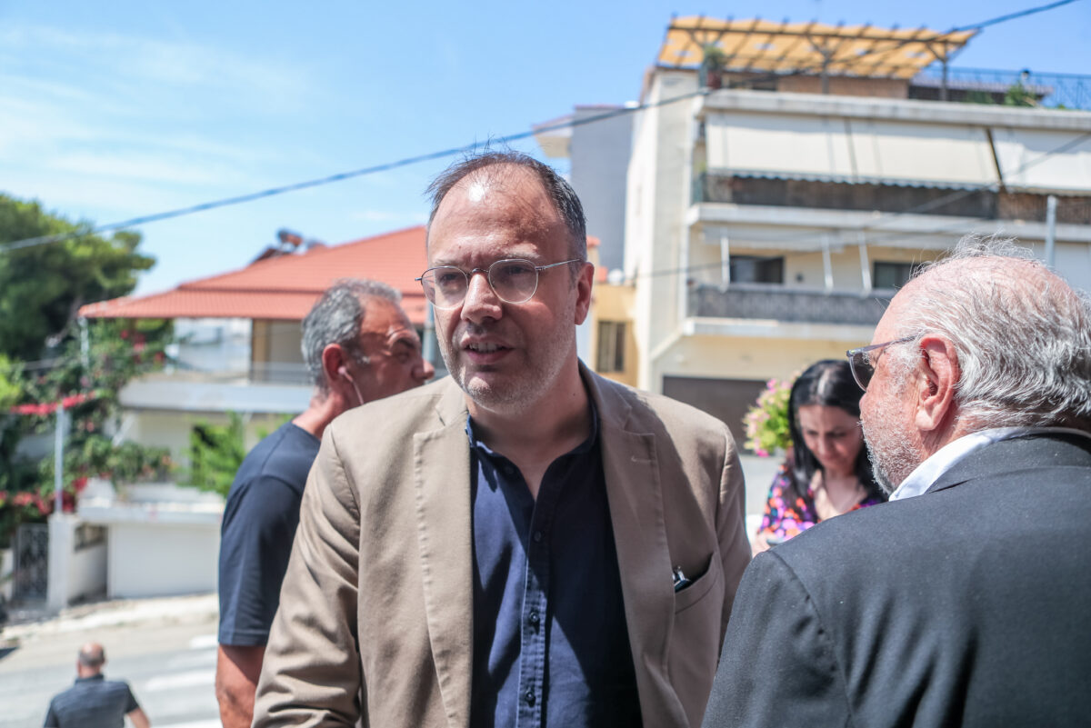 Θανάσης Θεοχαρόπουλος
