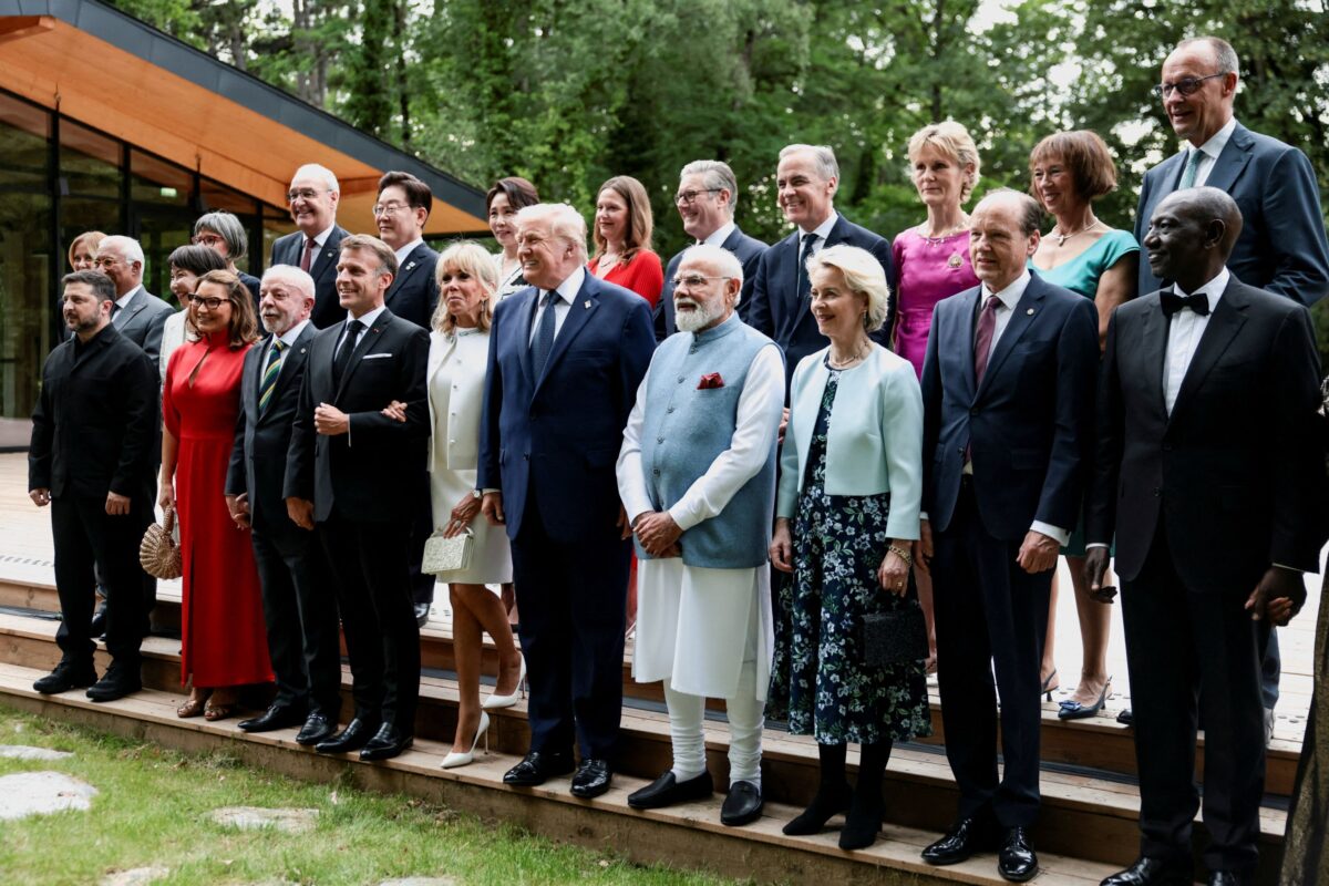 Οι ηγέτες της G7 ποζάρουν στον φακό