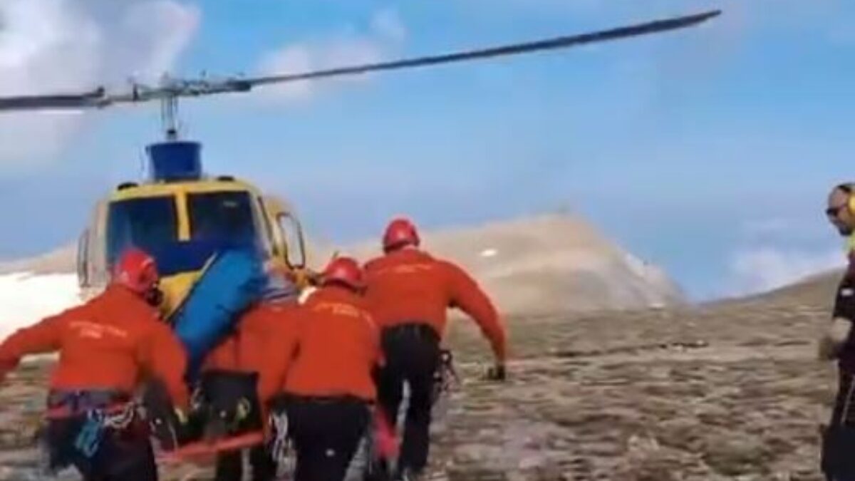Στιγμιότυπο από τη μεταφορά του τραυματία