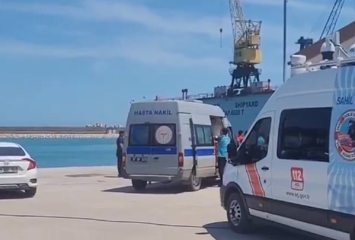 Επίθεση σε τουρκικό αλιευτικό: Ένας νεκρός και τέσσερις τραυματίες | Επικαιρότητα στο PlusTV.gr