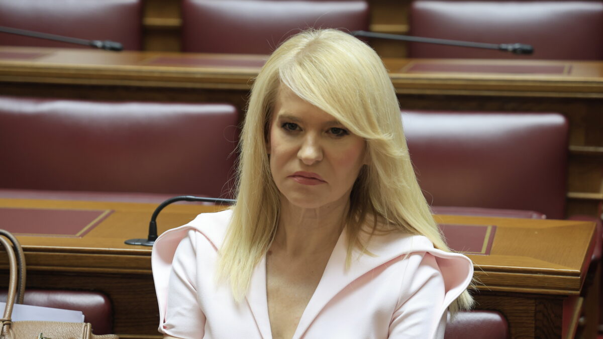 Θεοδώρα Τζάκρη