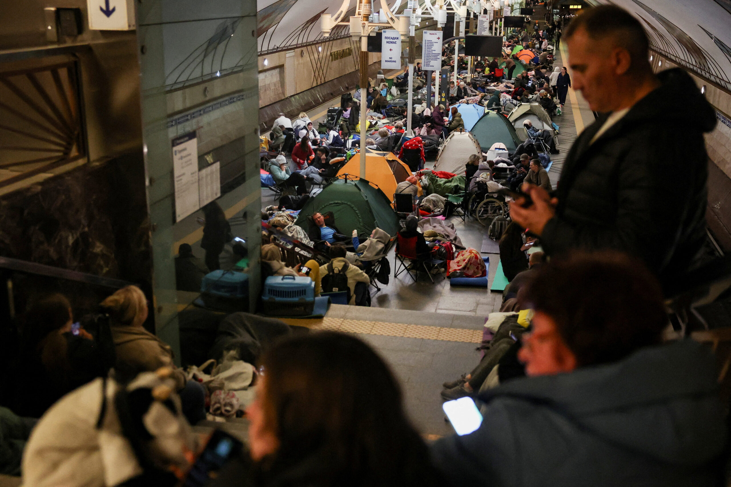People take shelter inside a metro station during a Russian air strike, amid Russia's attack on Ukraine, in Kyiv, Ukraine, June 2, 2026. REUTERS/Alina Smutko TPX IMAGES OF THE DAY