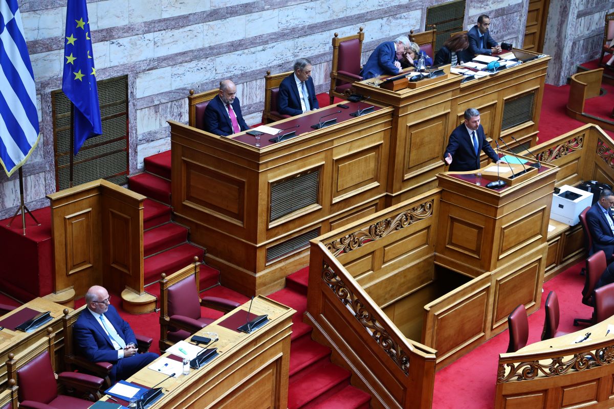 Ο Νίκος Ανδρουλάκης στο βήμα της Βουλής