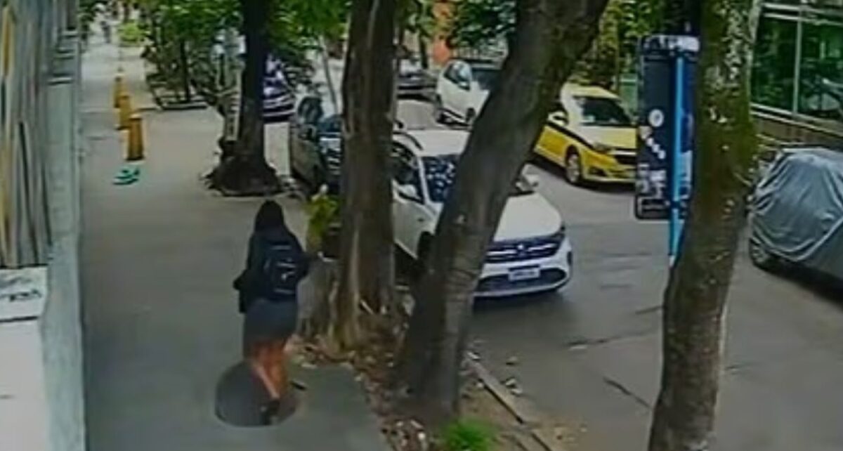 Γυναίκα πατάει σε καπάκι και πέφτει σε φρεάτιο