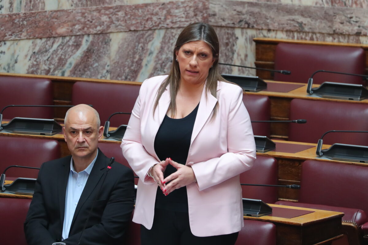 Κωνσταντοπούλου κατά Τσίπρα: «Δυόμιση χρόνια ήταν τουρίστας 