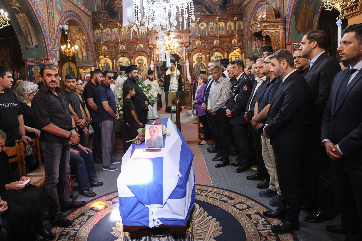 Η κηδεία του 58χρονου πυροσβέστη
