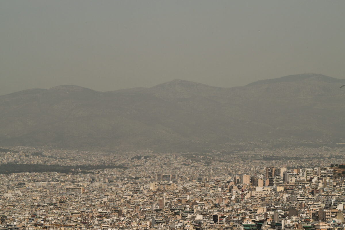Καιρός: Ισχυροί άνεμοι, αφρικανική σκόνη και θερμοκρασία στους 38 βαθμούς Κελσίου - Η πρόγνωση των επόμενων ημερών