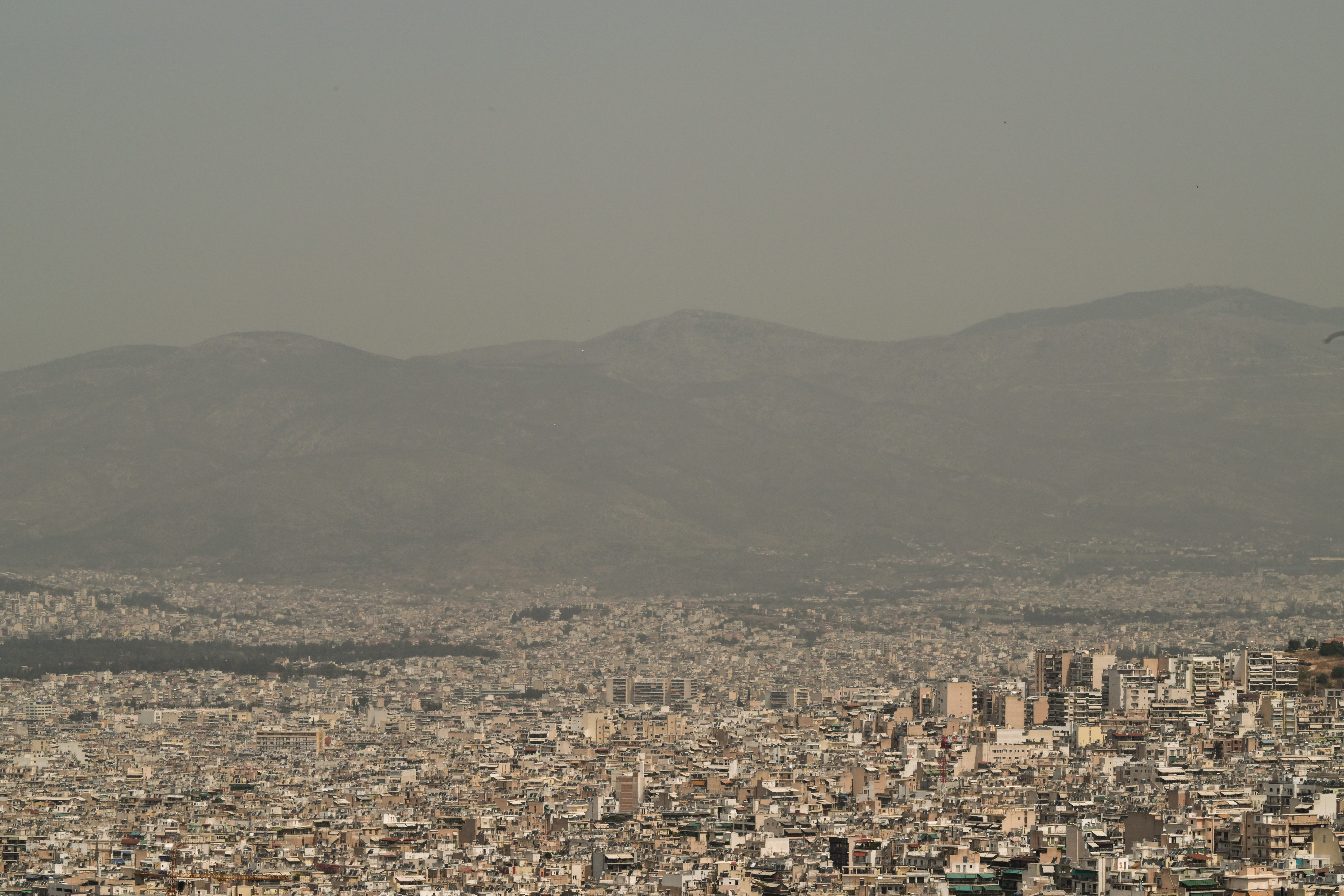 Ισχυροί άνεμοι, αφρικανική σκόνη και θερμοκρασία στους 38 βαθμούς Κελσίου - Η πρόγνωση των επόμενων ημερών
