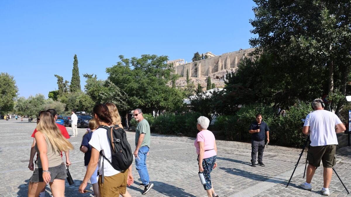 Άνδρας επιτέθηκε με μαχαίρι σε τουρίστες στην Ακρόπολη