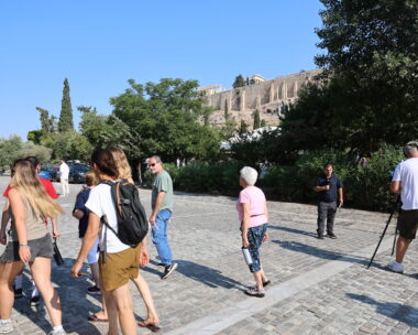 Άνδρας επιτέθηκε με μαχαίρι σε τουρίστες στην Ακρόπολη