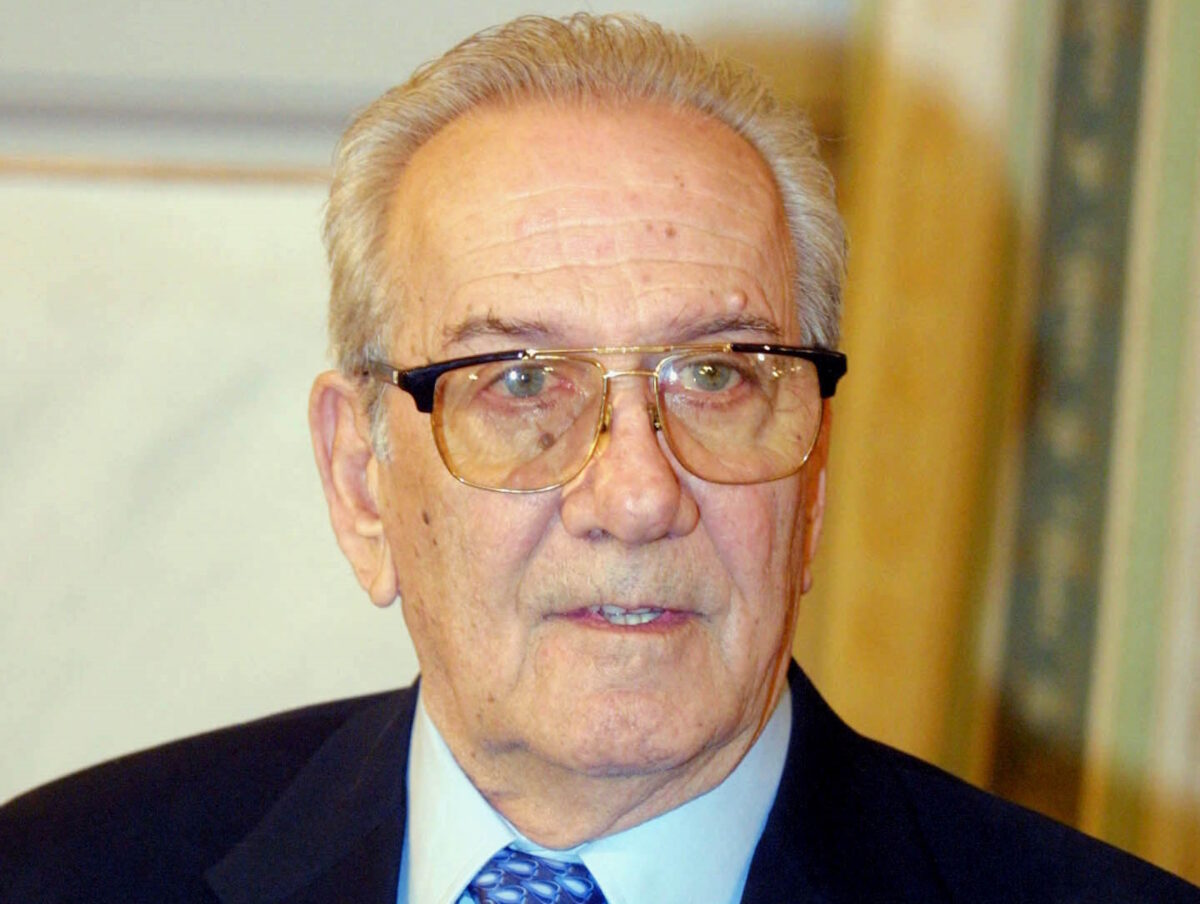 Αλέκος Αλεξανδράκης: Πωλείται η πέτρινη βίλα του αείμνηστου ηθοποιού στη Νέα Πέραμο έναντι 800.000 ευρώ