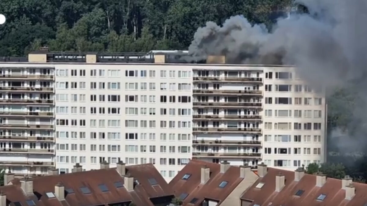 Μεγάλη φωτιά σε 10όροφη πολυκατοικία στην Αμβέρσα – Αναφορές για πολλούς νεκρούς, δείτε βίντεο από το σημείο