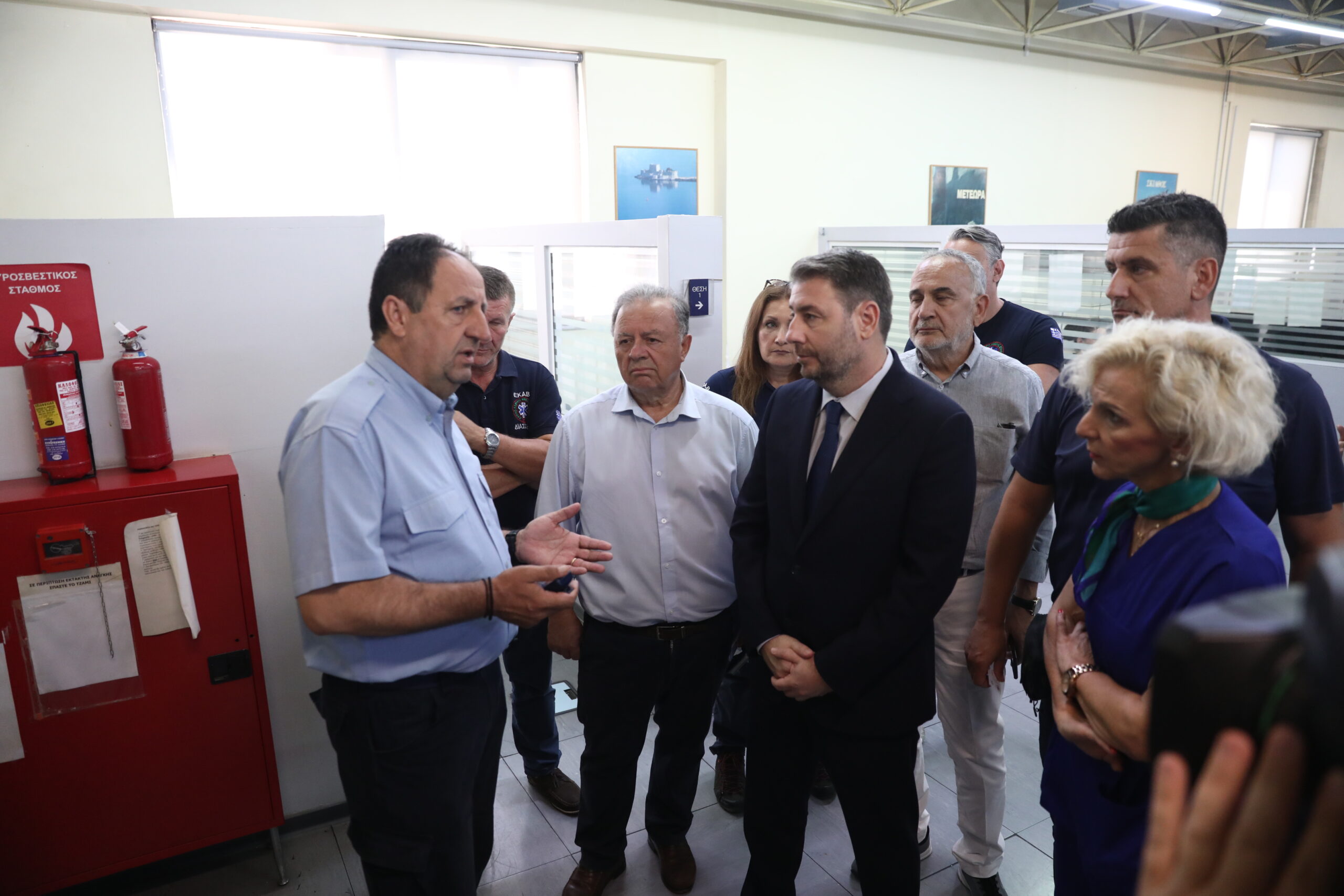 Ανδρουλάκης, επίσκεψη στα κεντρικά του ΕΚΑΒ
