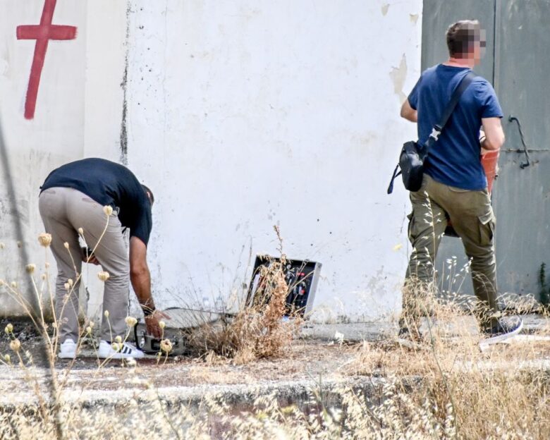 Αστυνομικοί στο σημείο του αιματηρού περιστατικού