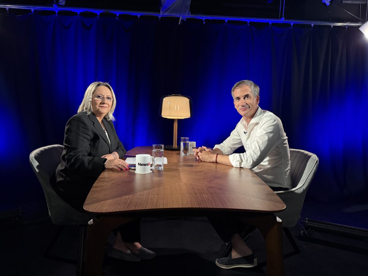 Κώστας Μπακογιάννης: «Αν κάνει κόμμα ο Σαμαράς ακυρώνει και ακυρώνεται» – «Στα νεκροταφεία δεν υπάρχουν αριστεροί και δεξιοί», είπε για την τρομοκρατία